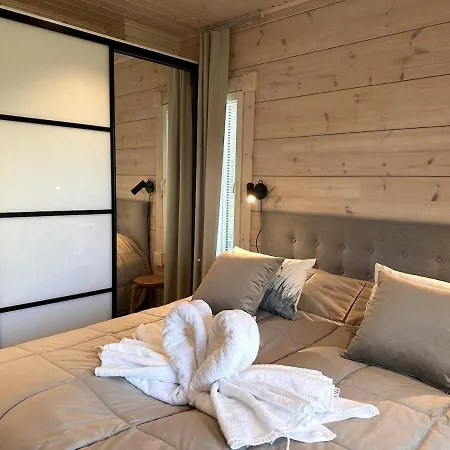 Private Log Cabin, Porosalmi Villa